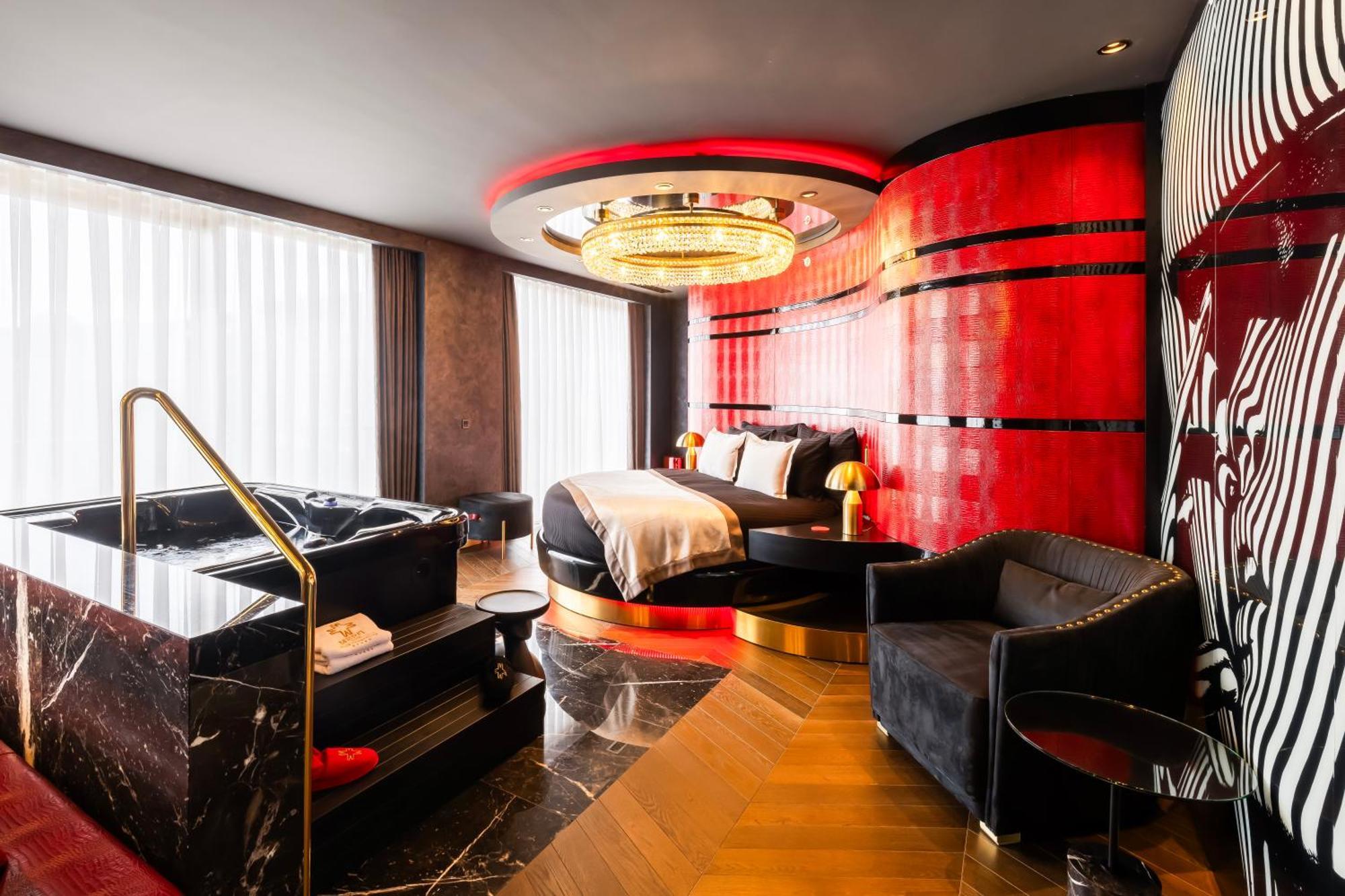 Merit Starlit Hotel & Residences 부드바 외부 사진
