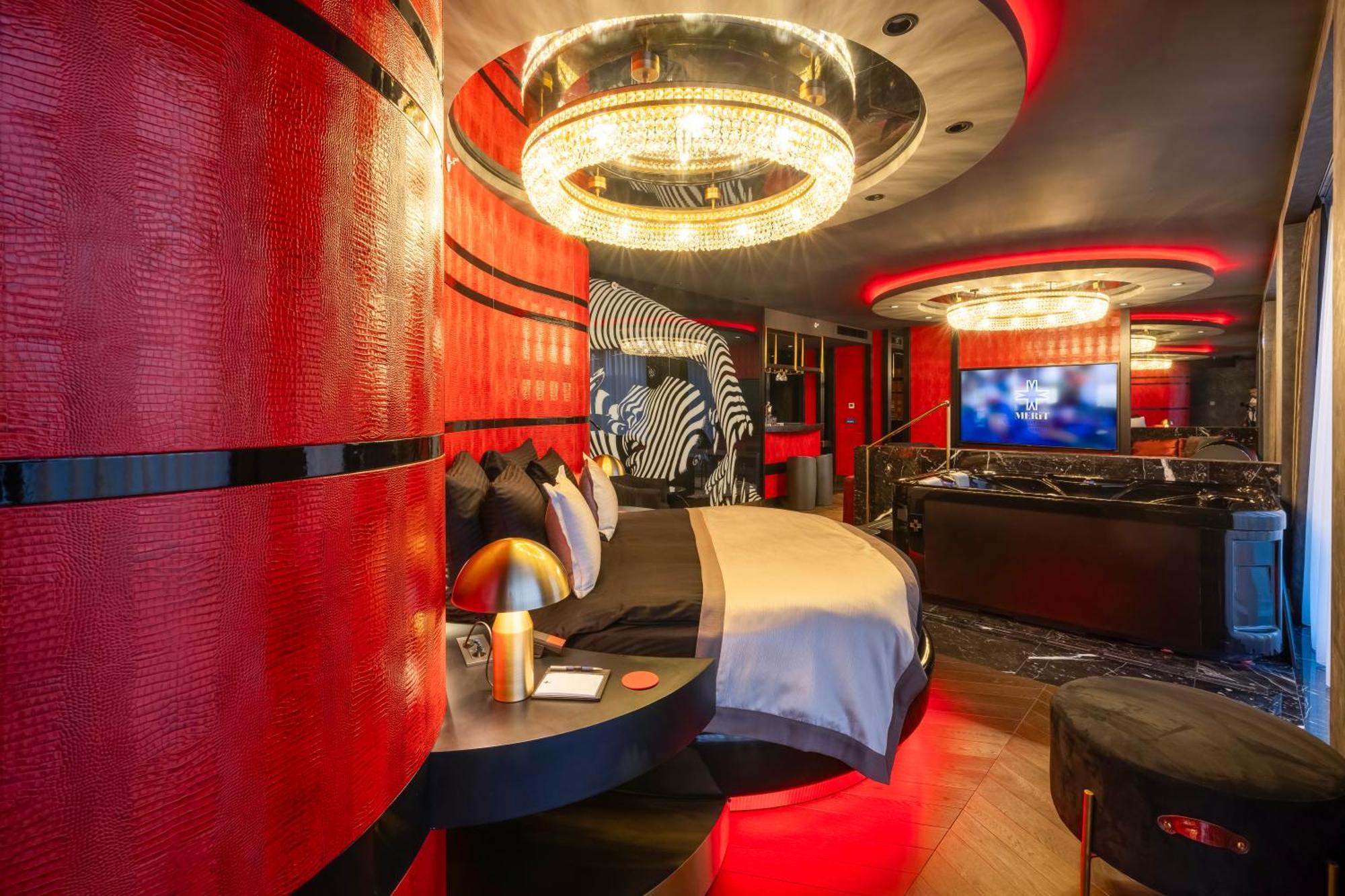 Merit Starlit Hotel & Residences 부드바 외부 사진