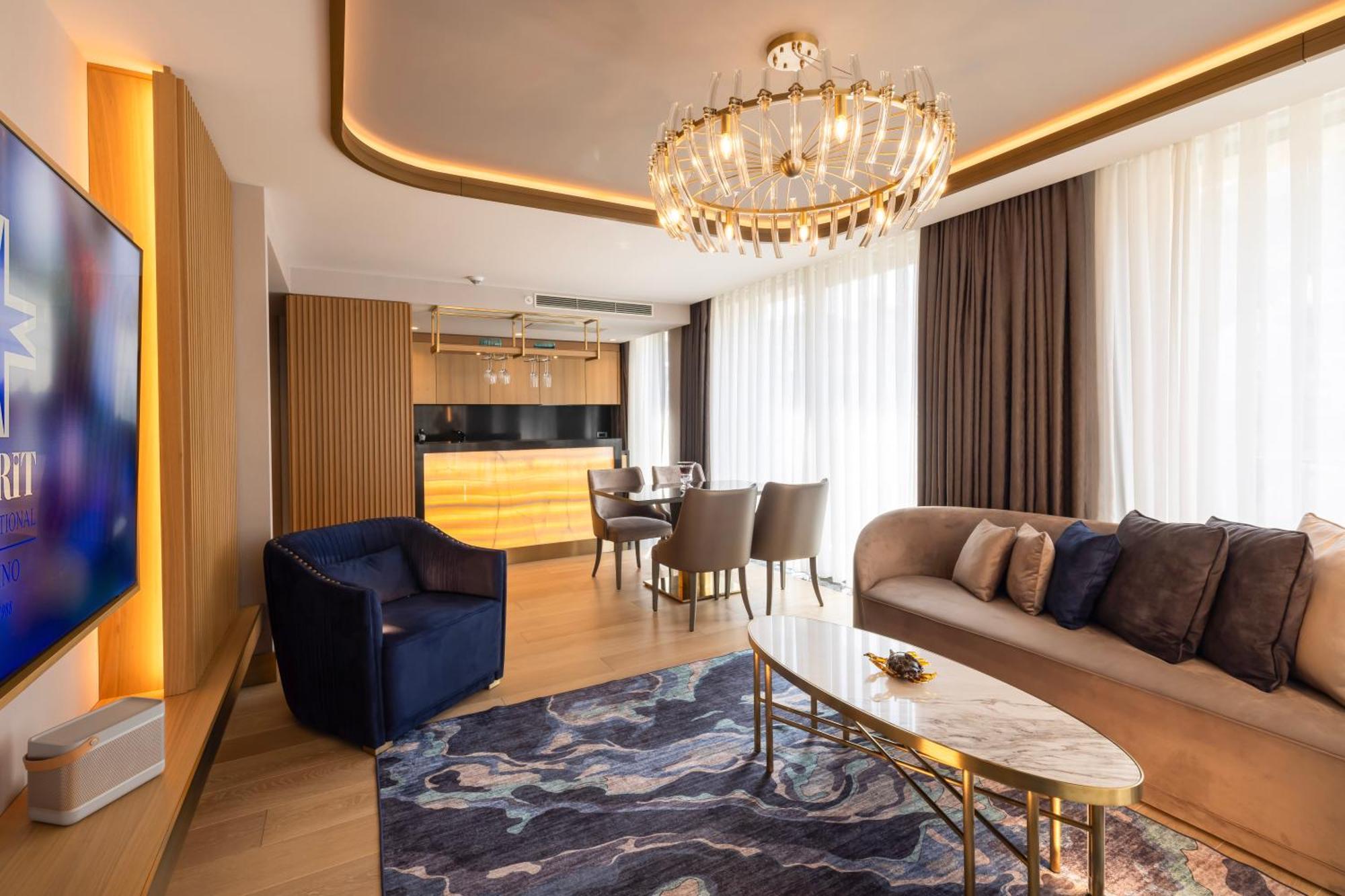 Merit Starlit Hotel & Residences 부드바 외부 사진