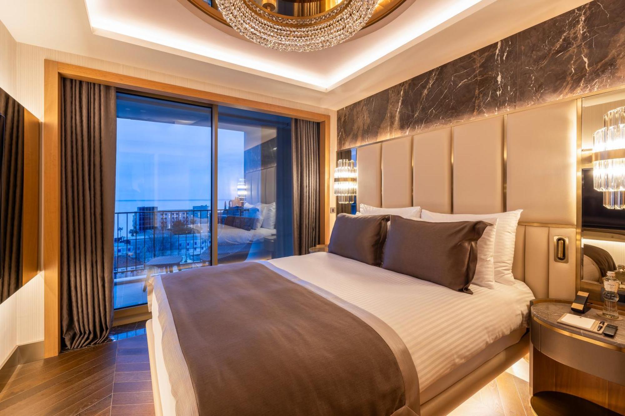 Merit Starlit Hotel & Residences 부드바 외부 사진