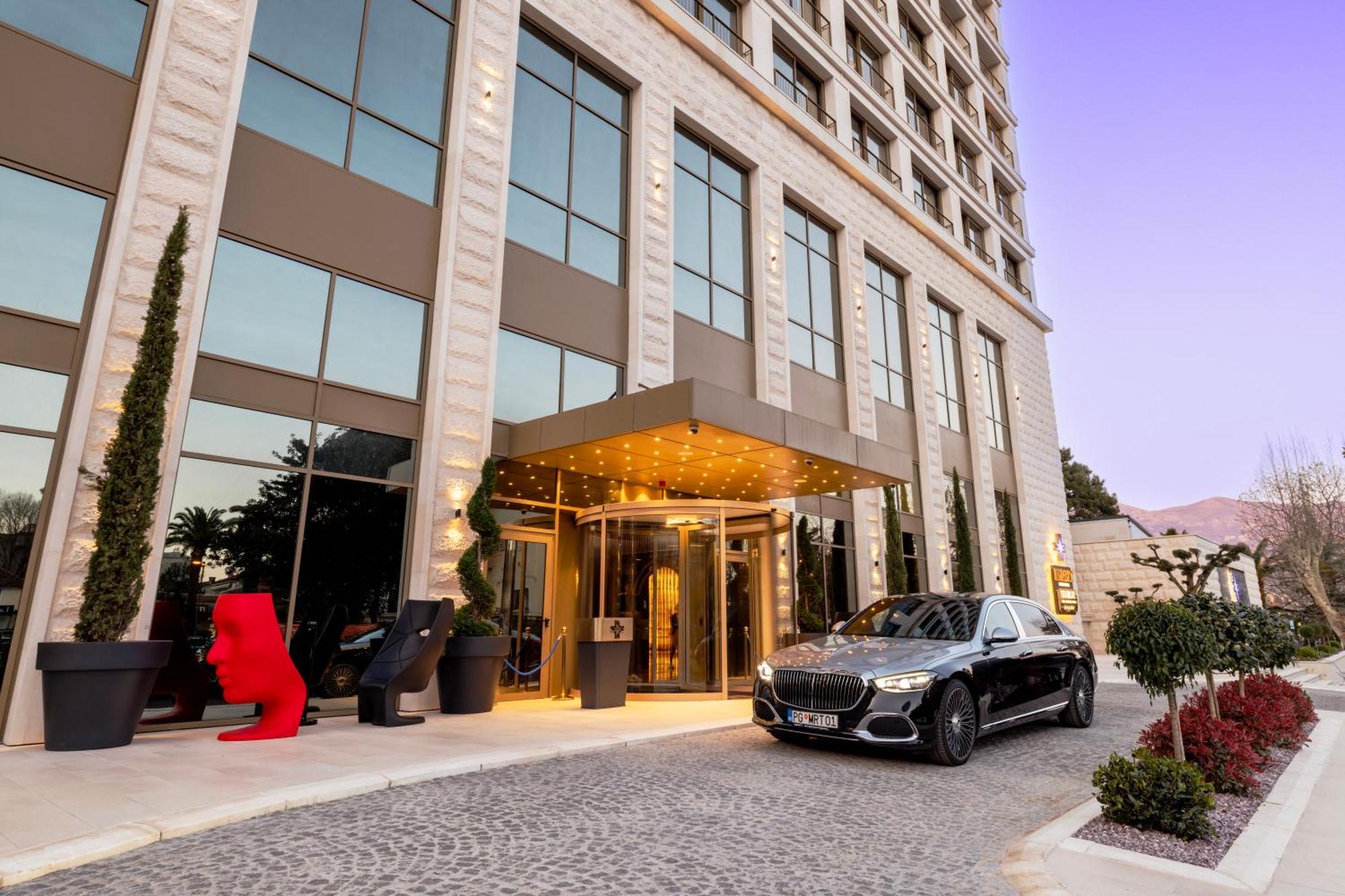 Merit Starlit Hotel & Residences 부드바 외부 사진
